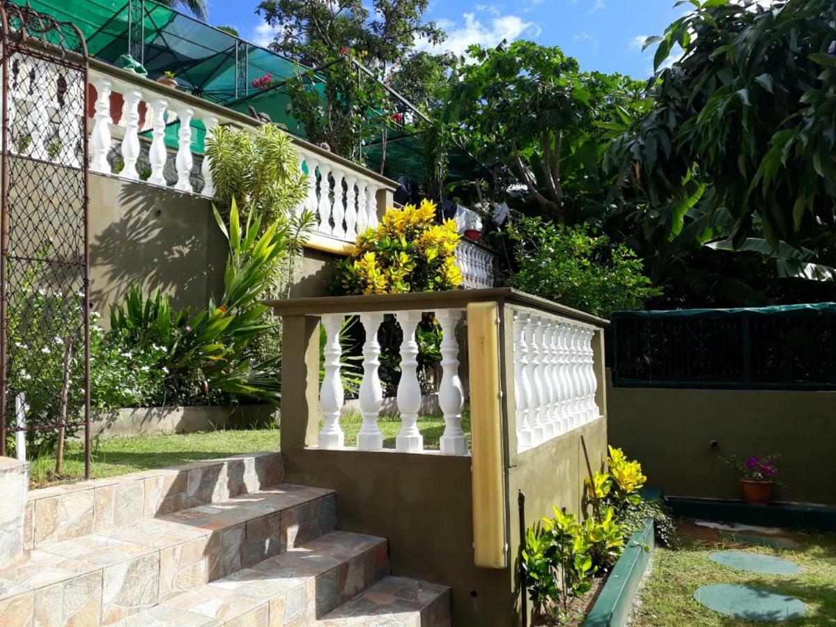 Hibiscus House Seychelles Self Catering Apartment Victoria Luaran gambar